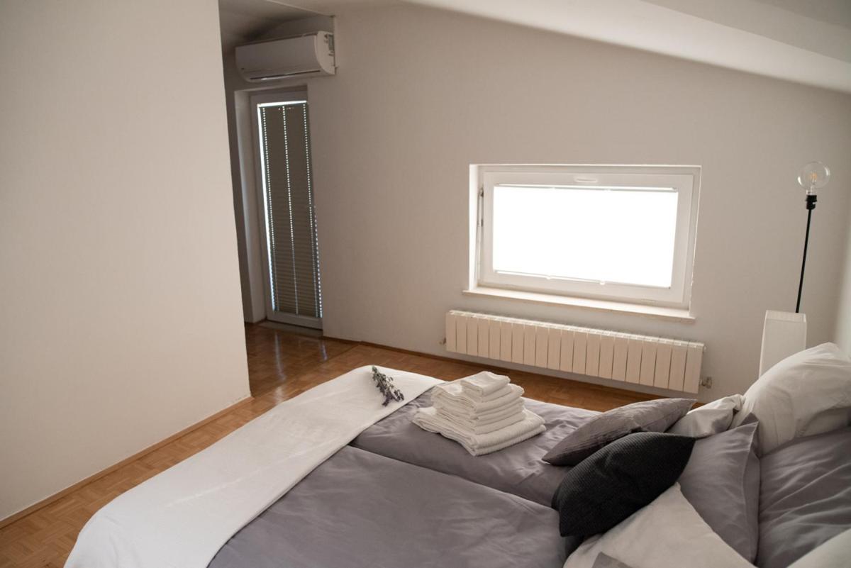 Castle House Rooms, Swimming Pool & Sauna & Tennis Court & Wine Cellar Sežana Extérieur photo